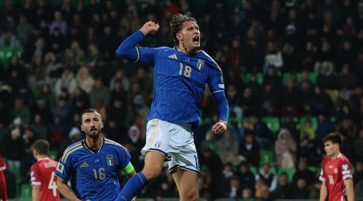 אספוסיטו חוגג