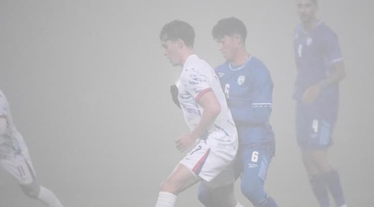 ניב יהושע מנסה לחטוף