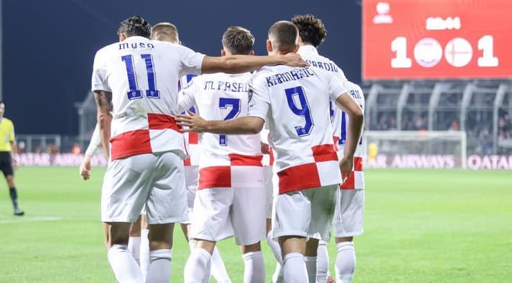 שחקני קרואטיה חוגגים