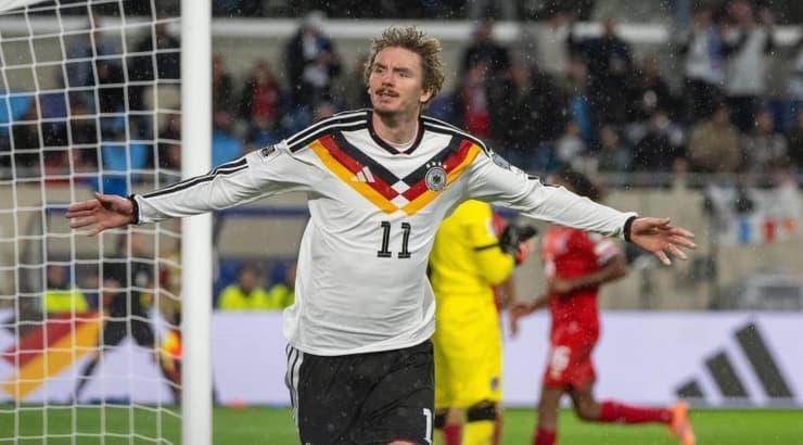 ניק וולטמאדה מאושר