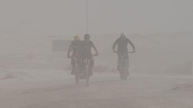צילום: אלכס קולומויסקי ערפל כבד ליד ים המלח