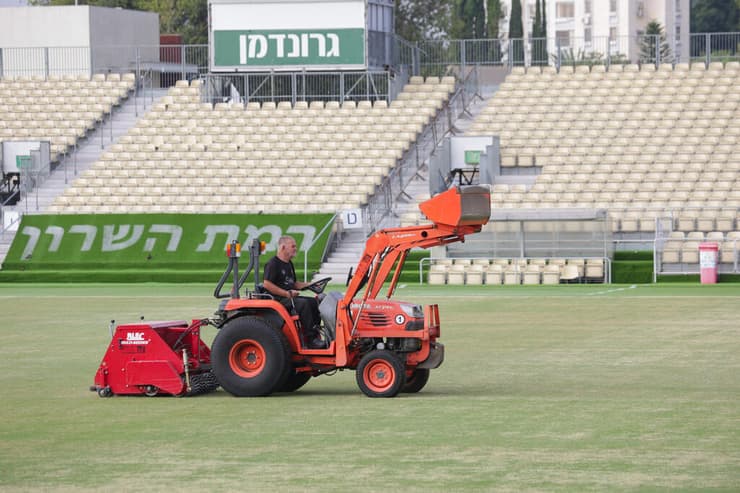 בחו"ל בקושי משתמשים בטרקטורים (צילום: נמרוד גליקמן) שזרוע