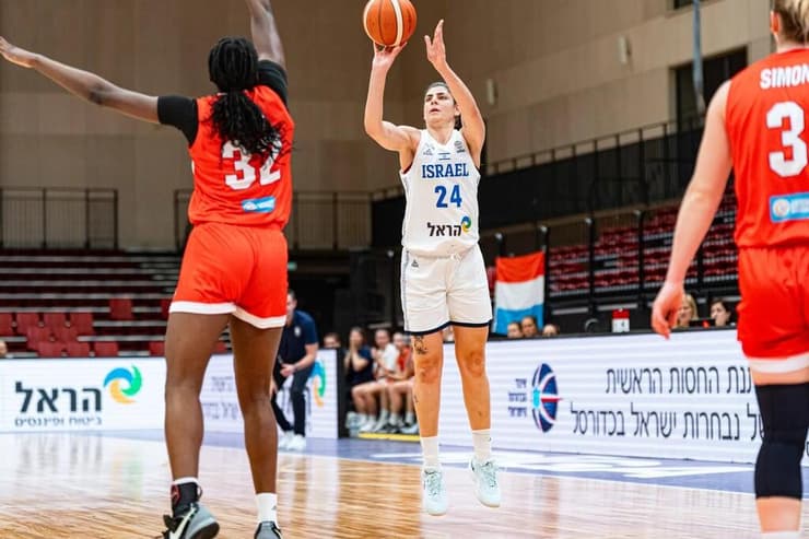 שיא קריירה בנבחרת. רבר (צילום: fiba) ישראל דניאל רבר לוקסמבורג