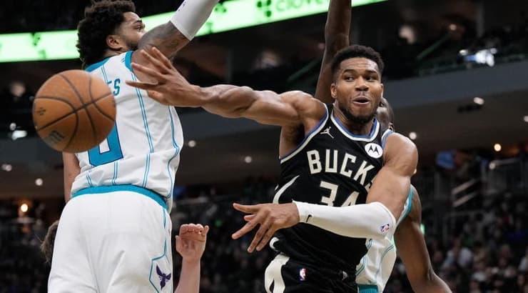 יאניס אנטטוקומפו