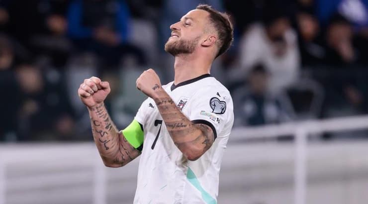 מרקו ארנאוטוביץ' חוגג צמד