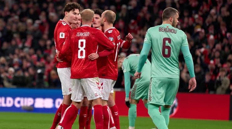 שחקני נבחרת דנמרק חוגגים