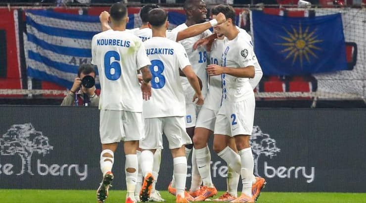 שחקני יוון חוגגים