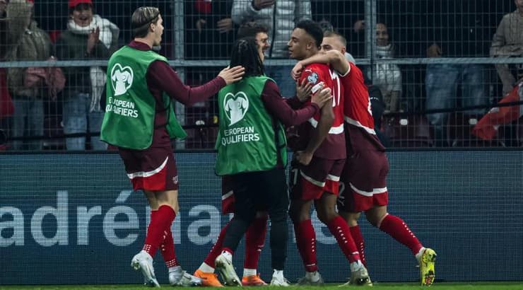 שחקני שווייץ מאושרים