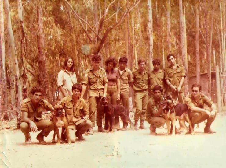 צוות ההקמה של יחידת עוקץ, 1974