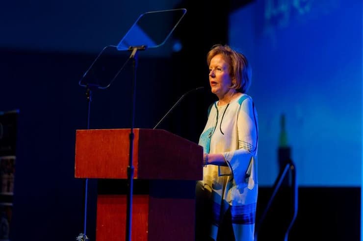 ד"ר סוזאן מייקל, נשיאת "השגרירות הנוצרית הבינלאומית ירושלים-ארה"ב (צילום: התנועה למאבק באנטישמיות) ד"ר סוזאן מייקל, נשיאת "השגרירות הנוצרית הבינלאומית ירושלים-ארה"ב