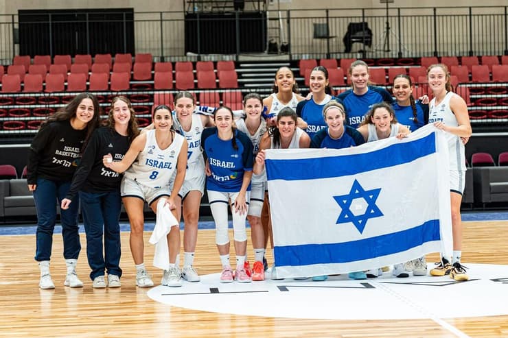שחקניות נבחרת ישראל (צילום: FIBA) נבחרת הנשים