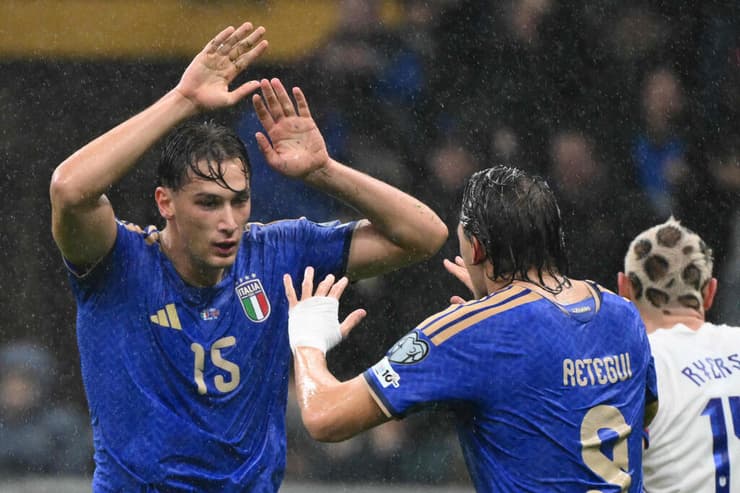 נתראה בפלייאוף. נבחרת איטליה. נבחרת איטליה (צילום: Alberto PIZZOLI / AFP) נבחרת איטליה