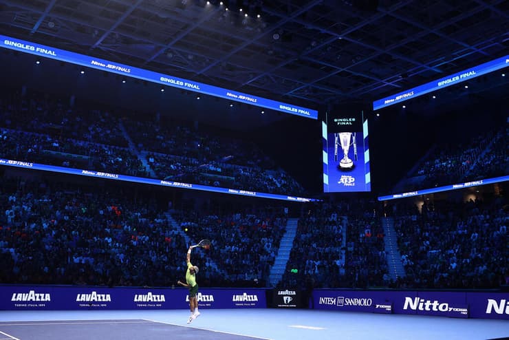 האולם בטורינו מלא מפה לפה (צילום: REUTERS/Guglielmo Mangiapane) אלקראס בפעולה