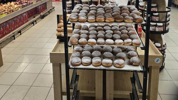 סופגניה בשקל. המבצע בקרפור