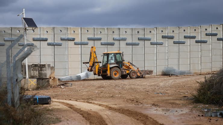 בניית חומה בגבול לבנון