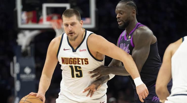 ניקולה יוקיץ' מול ג'וליוס ראנדל (רויטרס) ניקולה יוקיץ' מול ג'וליוס ראנדל