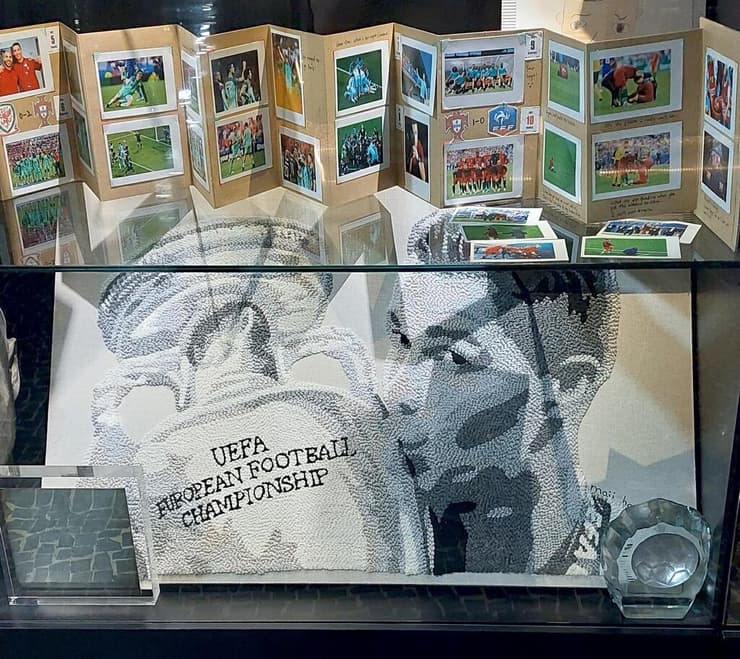 מוצגים מתוך מוזיאון CR7 (צילום: שמואל מוניץ) מוצגים מתוך המוזיאון