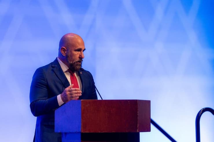 ג'יי קולינס, סגן מושל פלורידה (צילום: התנועה למאבק באנטישמיות) ג'יי קולינס, סגן מושל פלורידה