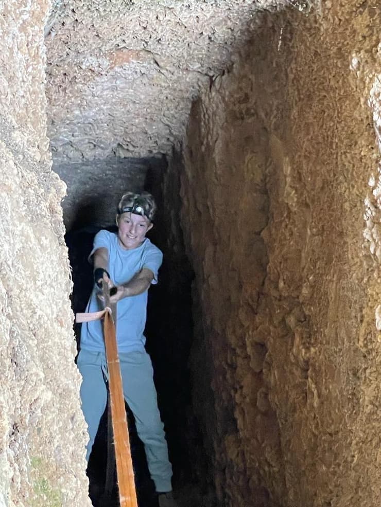 איתמר פרנקו בזמן הביקור במערה (צילום: באדיבות המשפחה) איתמר פרנקו