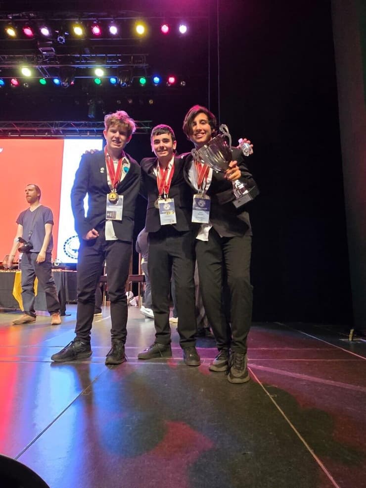 חלק מהזוכים