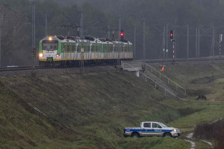 צילום: Wojtek RADWANSKI / AFP פולין פיצוץ מסילת רכבת בקו בין ורשה ל לובלין