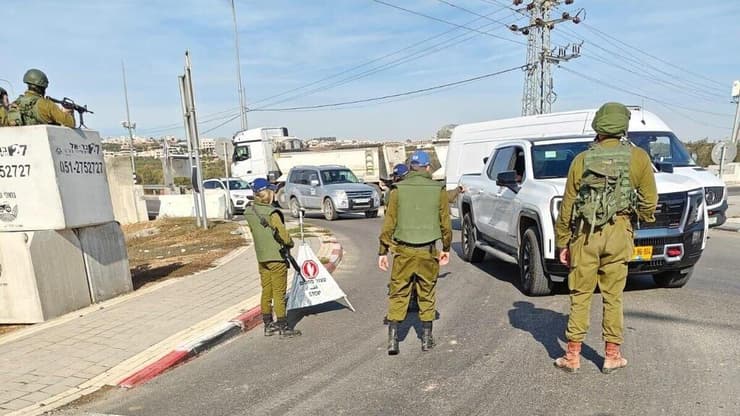 במערכת הביטחון הבהירו: נמשיך לפעול לשמירת החוק והסדר ביו"ש (צילום: דובר צה"ל) הריסה של מבנים בלתי חוקיים במרחב ואדי קאנוב