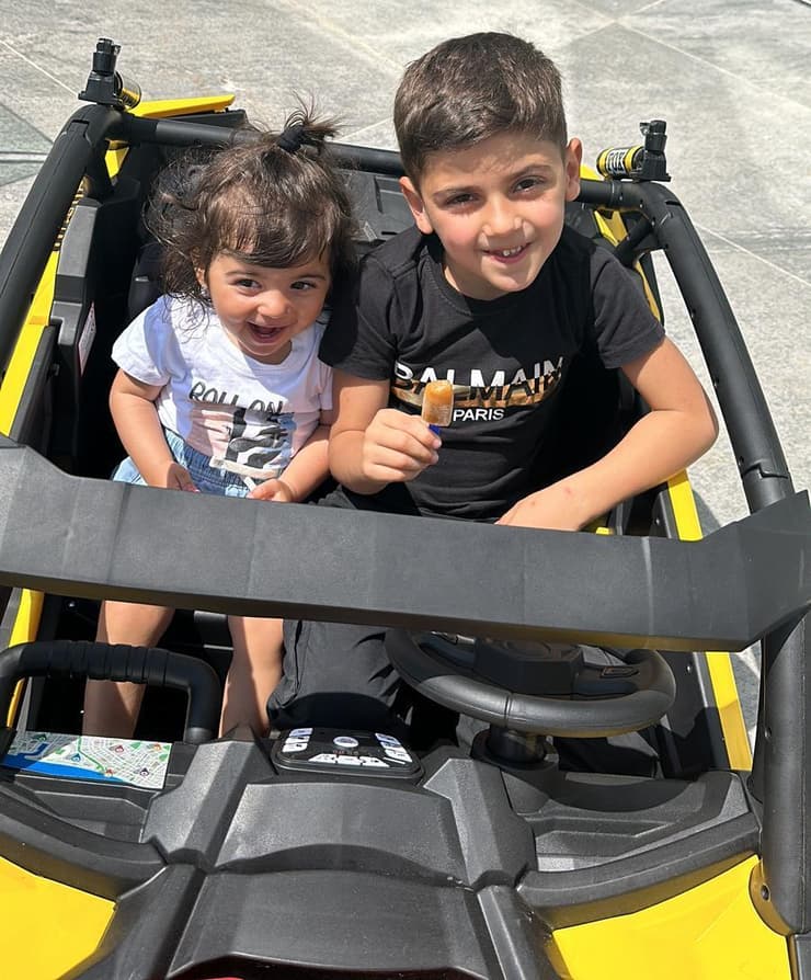 ''לא תכננתי את זה''. הנכד והבן (צילום: אלבום פרטי) הנכד עם נועם