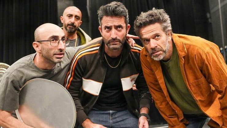 "בת חן סבג מביאה לבמה דמויות שלא ראיתי באף הצגה אחרת". מתוך החזרות ל"הריטריט" בקאמרי (צילום: רדי רובינשטיין) מתוך החזרות ל"הריטריט" בקאמרי