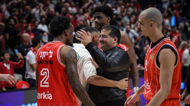 עופר ינאי חוגג עם אנטוניו בלייקני 