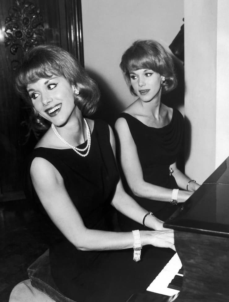 התאומות אליס ואנה קסלר בשנות ה-60 (צילום: AP) התאומות אליס ואנה קסלר