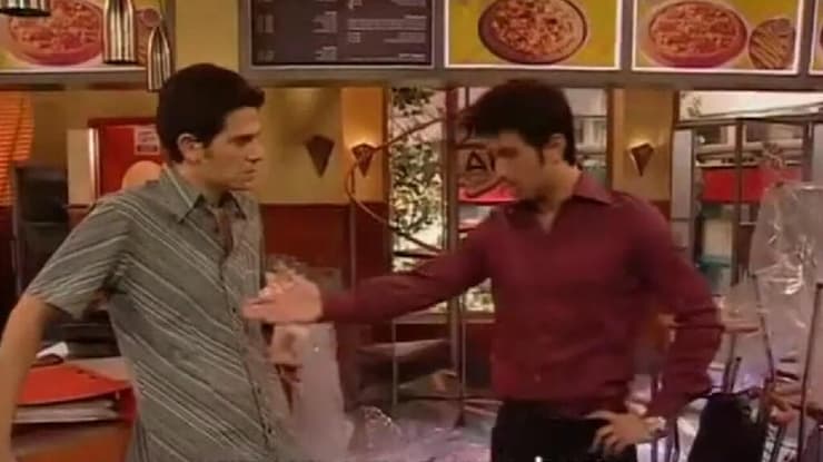 "זה היה אירוע טלוויזיוני". יהודה לוי וישי גולן, מתוך "אהבה מעבר לפינה" (צילום מסך, ערוץ 2) יהודה לוי וישי גולן, מתוך "אהבה מעבר לפינה"