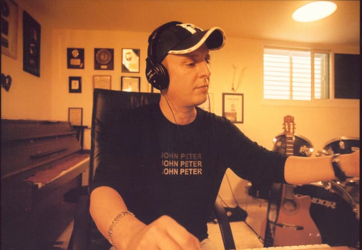 יוני רועה בצעירותו (צילום: ריאן פרויס) יוני רועה בצעירותו