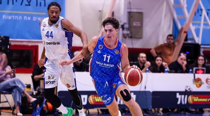 אדם אריאל ואלייז'ה סטיוארט