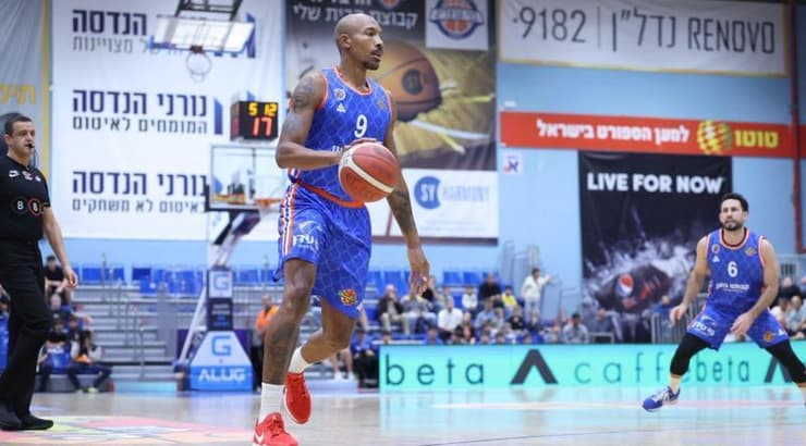 דריון אטקינס