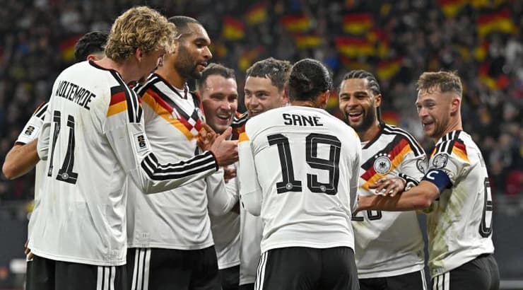 שחקני גרמניה מאושרים