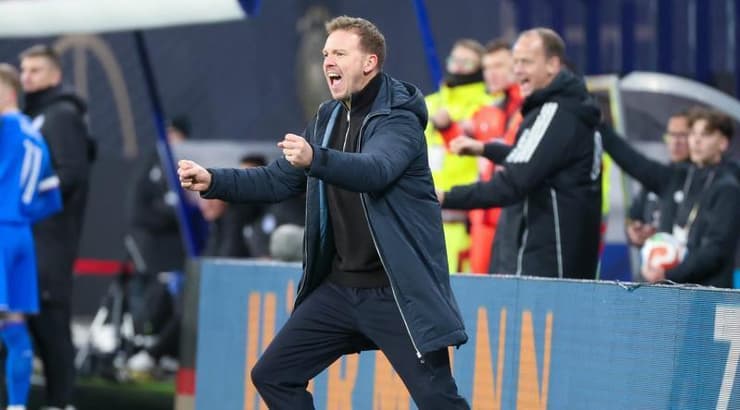 יוליאן נגלסמן חוגג