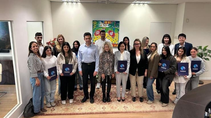 אירוע חלוקת התרומות במכללה   