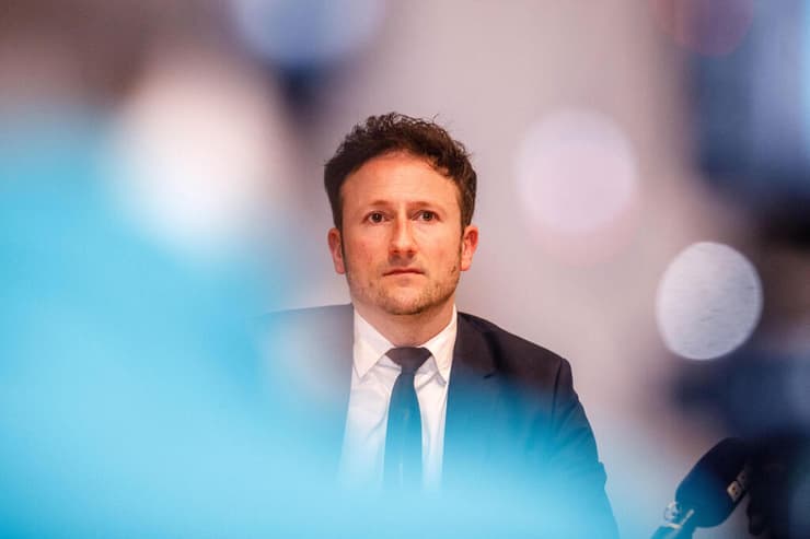 בלגיה התובע הכללי של בריסל ג'וליאן מואניל מזימת התנקשות