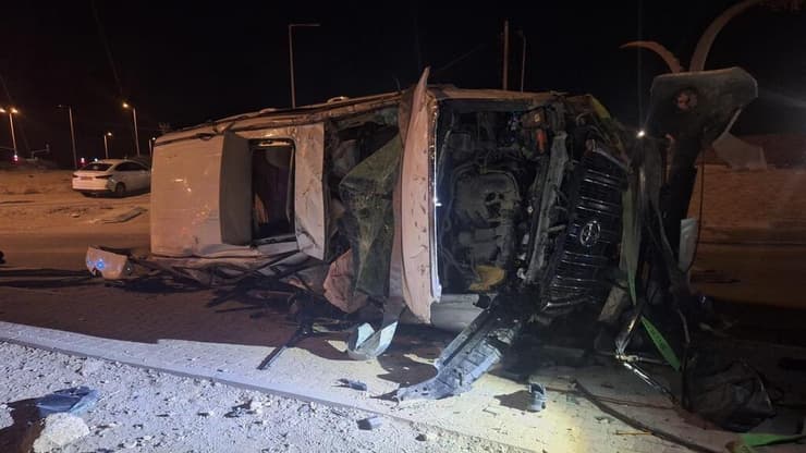 הרכב שהתהפך במרדף משטרתי ליד דימונה