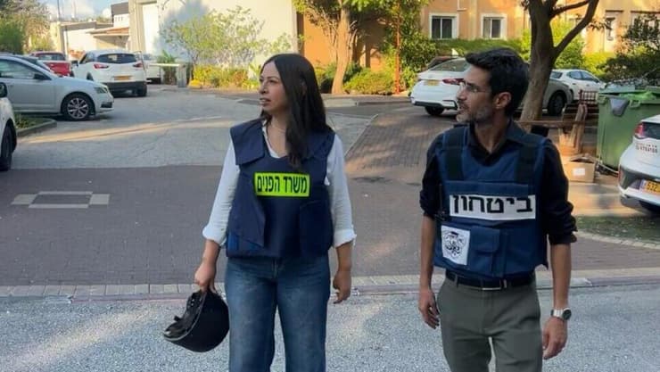 פרץ בסיור בקריית שמונה במלחמה עינב פרץ, פרוייקטורית שיקום הצפון הפורשת, בסיור בקריית שמונה