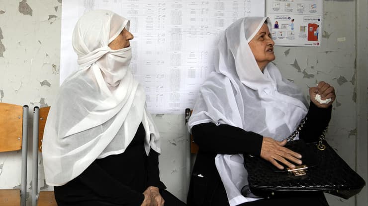 צילום: AP נשים דרוזיות ליד ביירות, לבנון