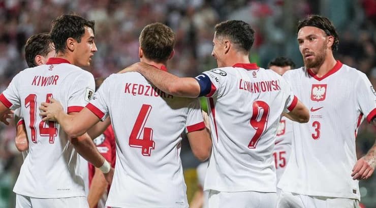 שחקני פולין מאושרים