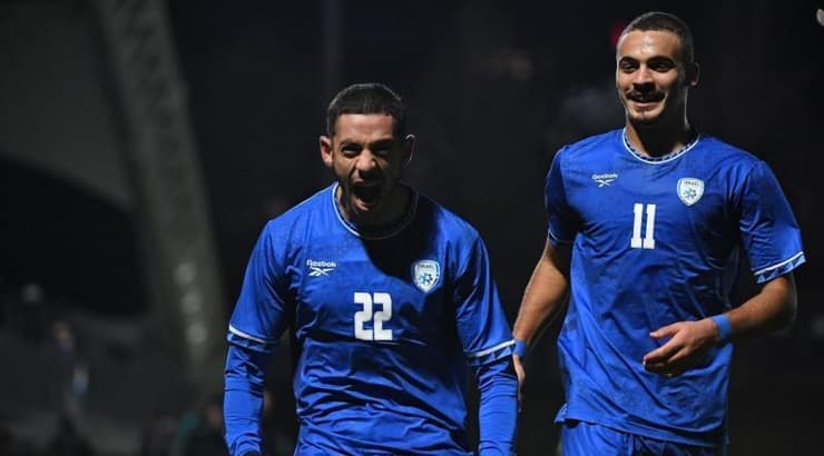 מוחמד אבו רומי חוגג עם סייד אבו פרחי