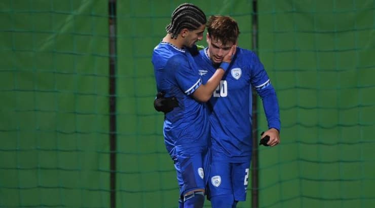 תאי עבד וינאי דיסטלפלד חוגגים