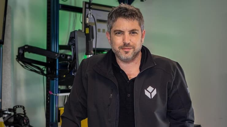 ד"ר נתן לינדר