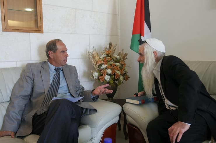 הרב פרומן בפגישה עם מושל בית לחם, 2010