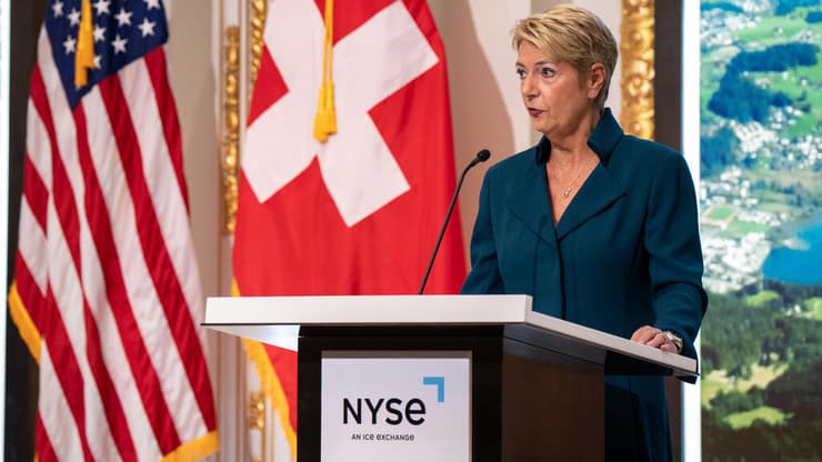 נשיאת שווייץ קארין קלר-סוטר