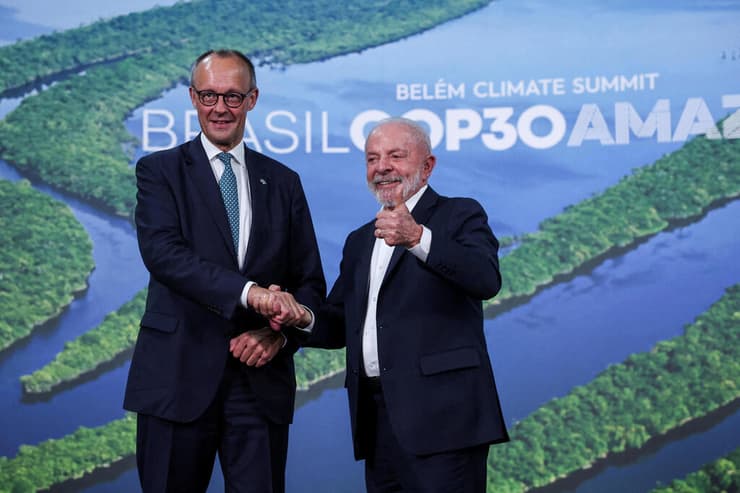מרץ ודה סילבה בוועידת האקלים בתחילת החודש. "היה ביקור חיובי למדי" (צילום: REUTERS/Adriano Machado) קנצלר גרמניה פרידריך מרץ עם נשיא ברזיל לולה דה סילבה ב וועידת האקלים