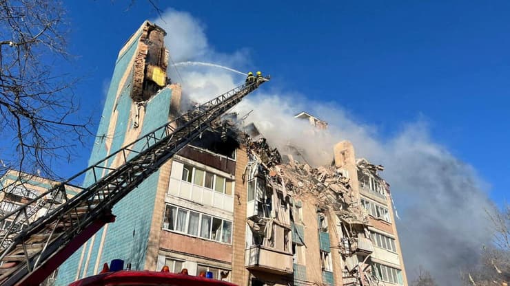 אוקראינה טרנופיל מתקפה רוסית על בניין מגורים