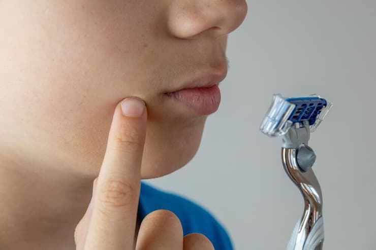 גיל ההתבגרות התבגרות מינית שיעור צמיחת שיער גילוח